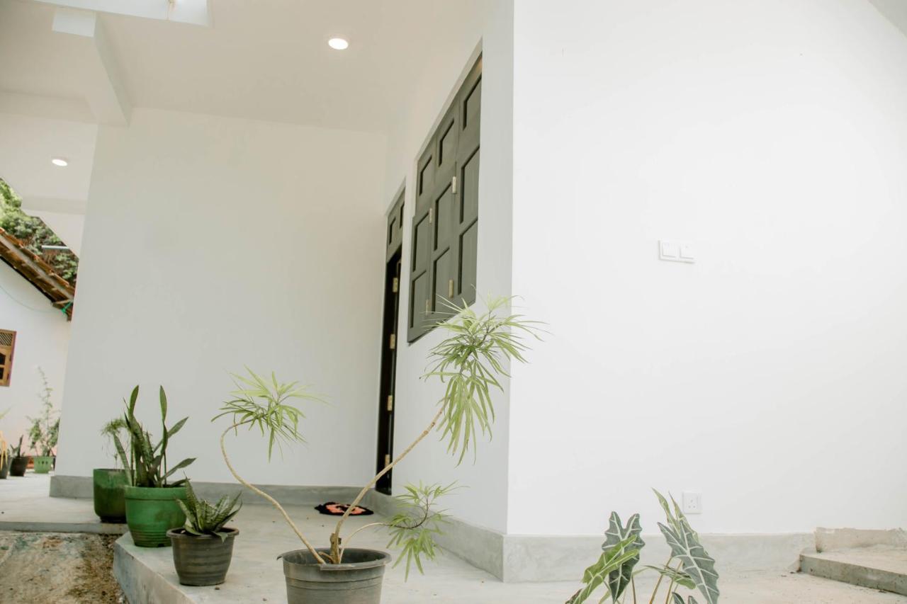 Navodya Guest Mirissa Exterior foto